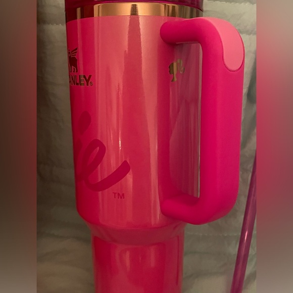 Stanley 40oz, NWT, Limited Edition Barbie 65th Anniversary Quencher Tumbler. - Picture 4 of 12